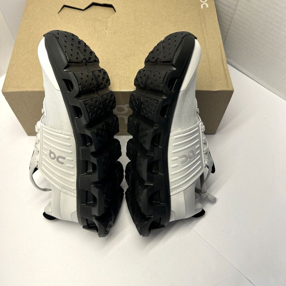 On Cloud Cloudswift Youth or Women Wolf Black Size 5.5 New in Box - Picture 3 of 9
